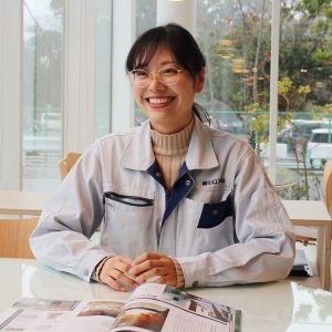 三重県山口工務店の女性リフォーム担当営業の写真