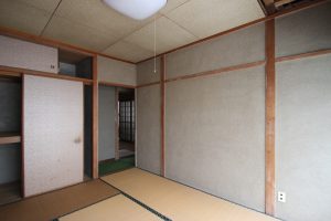 畳み敷の和室一室の写真